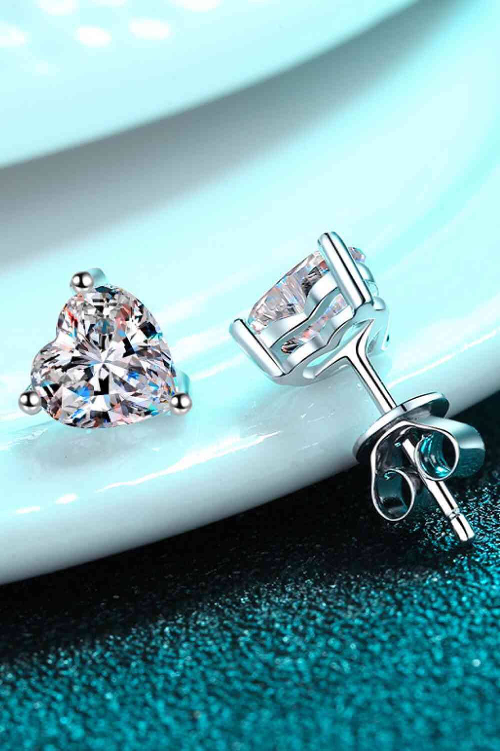 2 Carat Moissanite Heart-Shaped Stud Earrings - aurelia-clothing-8955