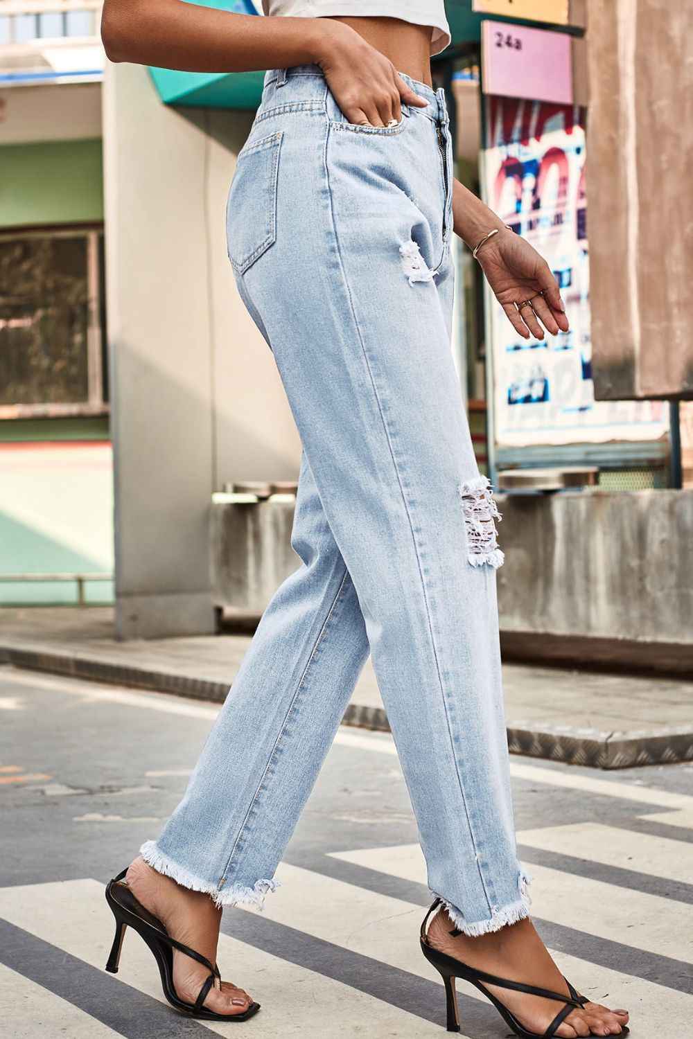 Distressed Buttoned Loose Fit Womens Jeans